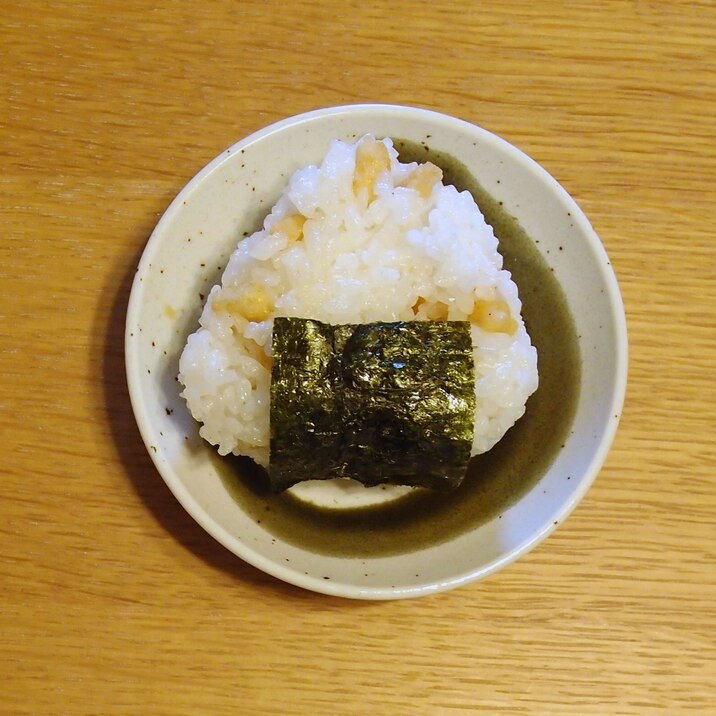かっぱえびせんの塩味で味付け 美味しいおにぎり レシピ 作り方 By Amnos73 楽天レシピ かっぱえびせんの塩味で味付け 美味しいおにぎり レシピ 作り方 By Amnos73 楽天レシピ